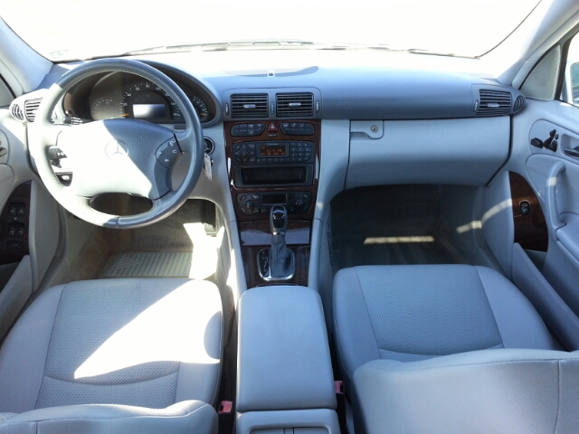 2001 Mercedes-Benz C-Class Series 4