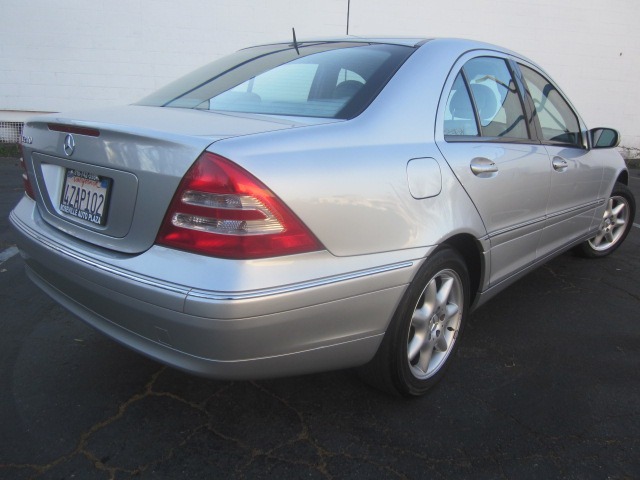 2002 Mercedes-Benz C-Class E-350 Super Duty 158 WB DRW