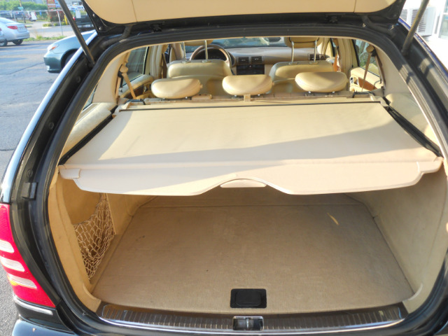 2002 Mercedes-Benz C-Class Series 4