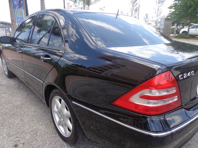 2002 Mercedes-Benz C-Class E-350 Super Duty 158 WB DRW