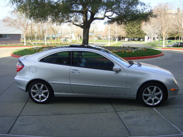 2003 Mercedes-Benz C-Class Ertible BASE Manual