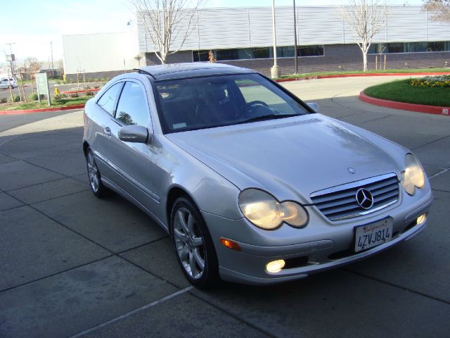 2003 Mercedes-Benz C-Class Ertible BASE Manual