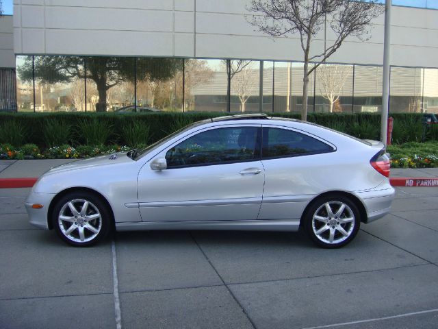 2003 Mercedes-Benz C-Class Ertible BASE Manual