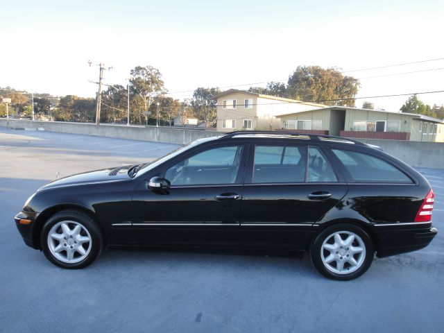 2003 Mercedes-Benz C-Class 3.2 TL - Extra Sharp