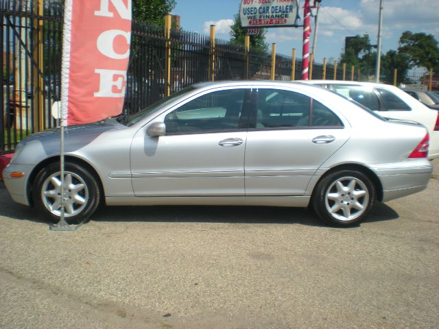 2003 Mercedes-Benz C-Class E-350 Super Duty 158 WB DRW
