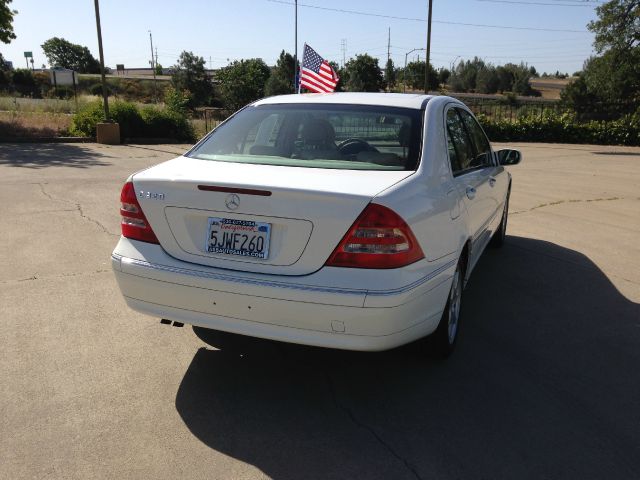 2004 Mercedes-Benz C-Class Crew Cab Amarillo 4X4
