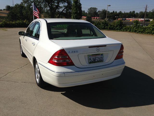 2004 Mercedes-Benz C-Class Crew Cab Amarillo 4X4