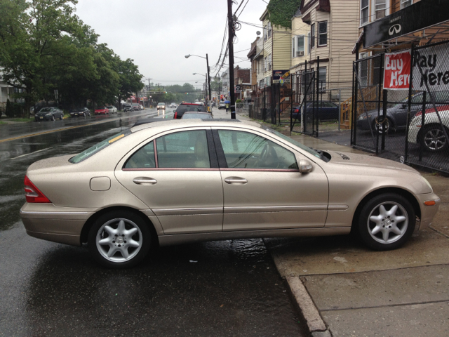 2004 Mercedes-Benz C-Class E-350 Super Duty 158 WB DRW