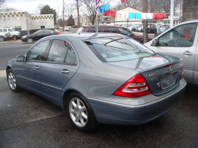 2004 Mercedes-Benz C-Class E-350 Super Duty 158 WB DRW