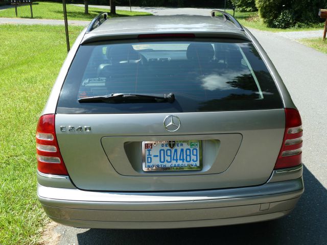 2004 Mercedes-Benz C-Class 3.2 TL - Extra Sharp