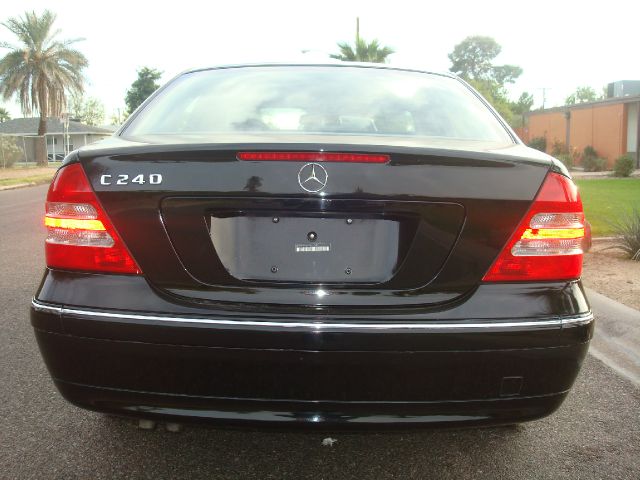 2004 Mercedes-Benz C-Class E-350 Super Duty 158 WB DRW