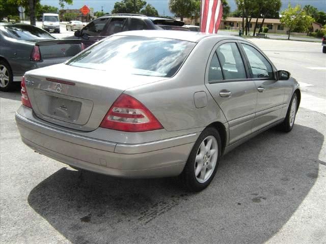 2004 Mercedes-Benz C-Class E-350 Super Duty 158 WB DRW