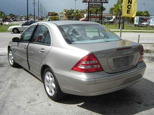 2004 Mercedes-Benz C-Class E-350 Super Duty 158 WB DRW