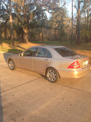 2004 Mercedes-Benz C-Class E-350 Super Duty 158 WB DRW