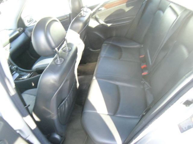 2004 Mercedes-Benz C-Class E-350 Super Duty 158 WB DRW