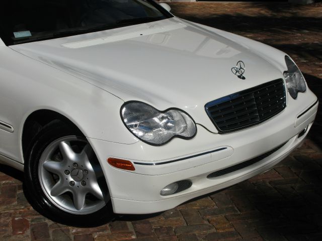 2004 Mercedes-Benz C-Class E-350 Super Duty 158 WB DRW