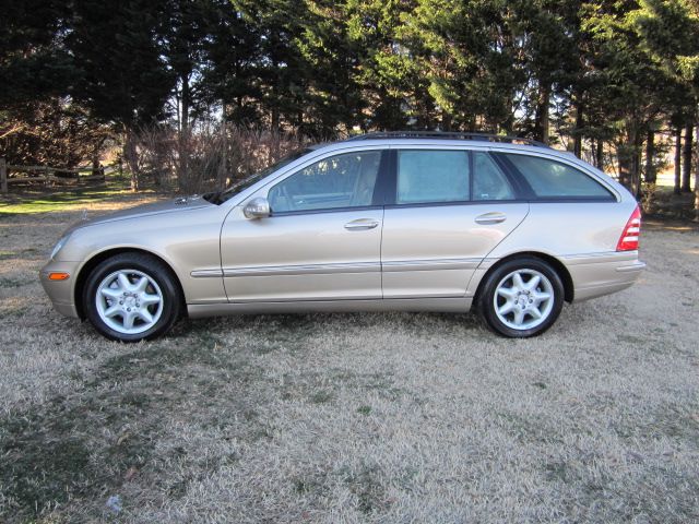 2004 Mercedes-Benz C-Class 3.2 TL - Extra Sharp