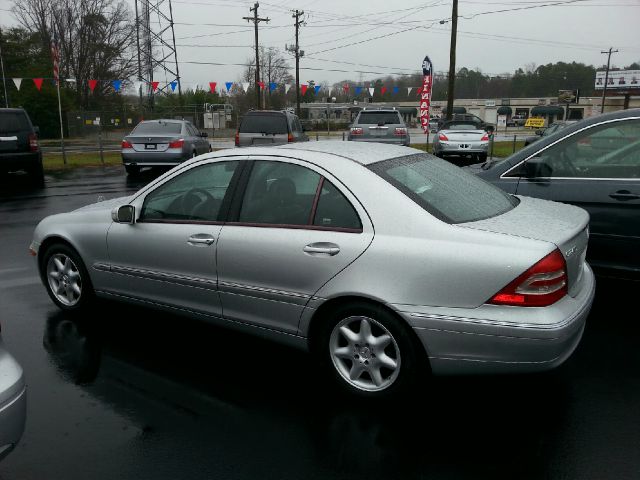 2004 Mercedes-Benz C-Class E-350 Super Duty 158 WB DRW