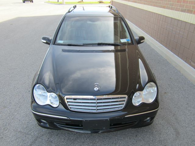 2005 Mercedes-Benz C-Class 3.2 TL - Extra Sharp