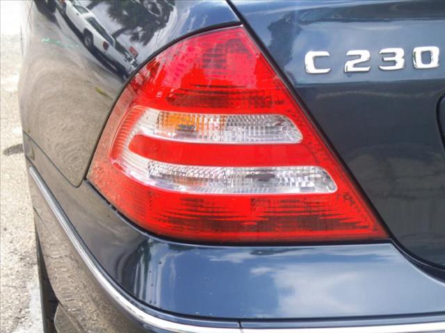 2005 Mercedes-Benz C-Class GL I4 Manual