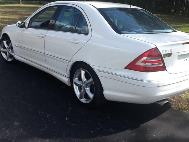2005 Mercedes-Benz C-Class 5DR 4WD CREW CA