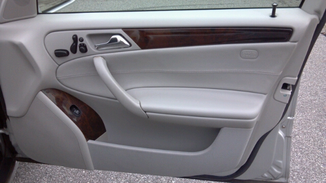 2005 Mercedes-Benz C-Class Series 4