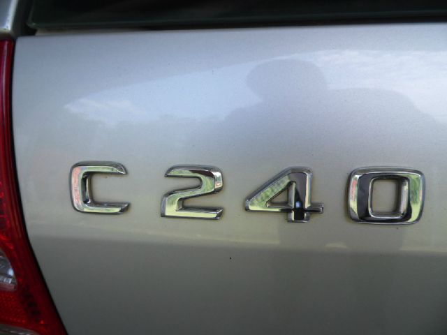 2005 Mercedes-Benz C-Class 3.2 TL - Extra Sharp