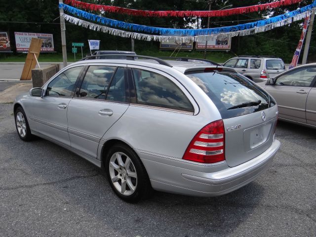 2005 Mercedes-Benz C-Class 3.2 TL - Extra Sharp