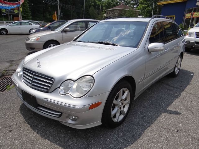 2005 Mercedes-Benz C-Class 3.2 TL - Extra Sharp