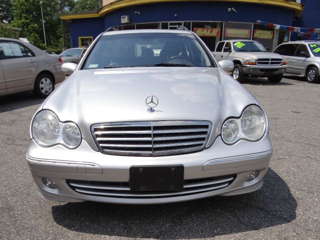 2005 Mercedes-Benz C-Class 3.2 TL - Extra Sharp