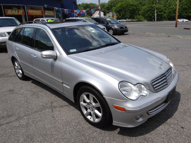 2005 Mercedes-Benz C-Class 3.2 TL - Extra Sharp