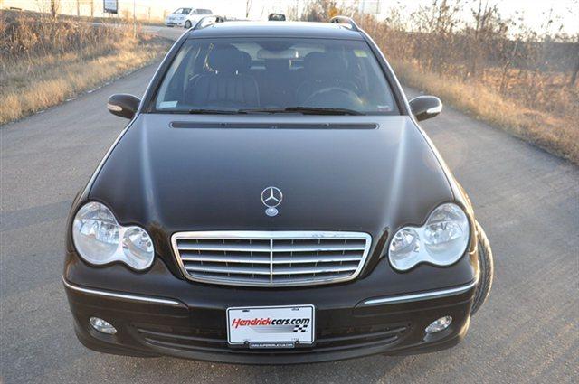 2005 Mercedes-Benz C-Class 3.2 TL - Extra Sharp