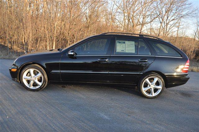 2005 Mercedes-Benz C-Class 3.2 TL - Extra Sharp