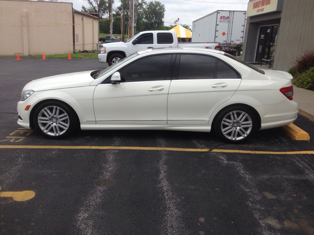 2008 Mercedes-Benz C-Class L.T. 4-w.d. 5.3L