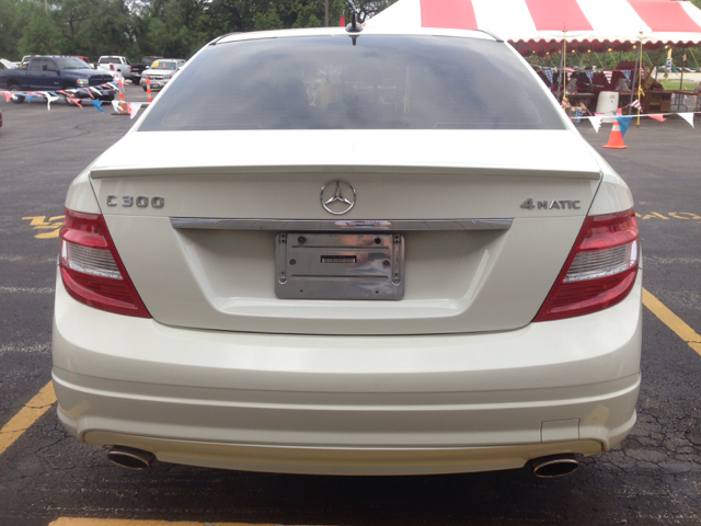 2008 Mercedes-Benz C-Class L.T. 4-w.d. 5.3L