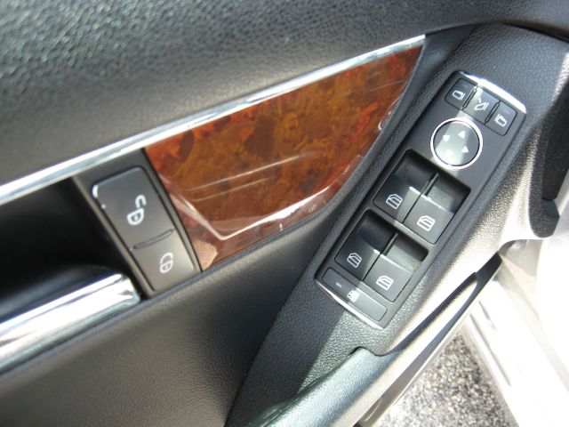 2008 Mercedes-Benz C-Class 2WD Crew Cab 143.5 LTZ