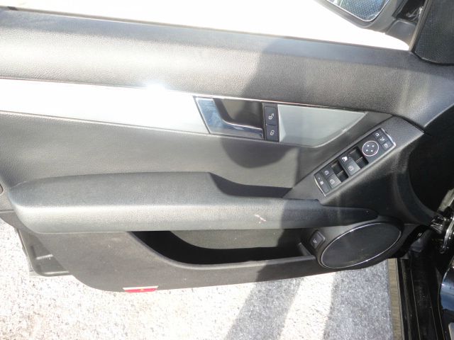 2009 Mercedes-Benz C-Class Crewcab Denali AWD