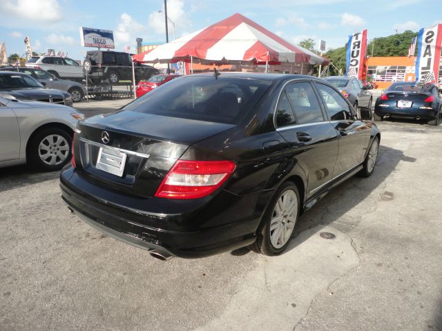 2009 Mercedes-Benz C-Class Crewcab Denali AWD