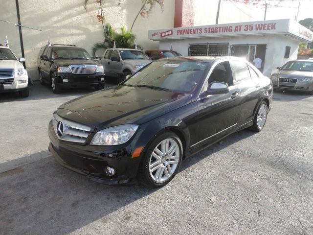 2009 Mercedes-Benz C-Class Crewcab Denali AWD
