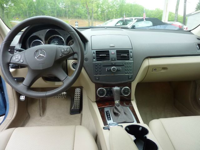 2010 Mercedes-Benz C-Class 2WD Crew Cab 143.5 LTZ