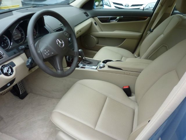 2010 Mercedes-Benz C-Class 2WD Crew Cab 143.5 LTZ