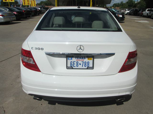 2010 Mercedes-Benz C-Class 2WD Crew Cab 143.5 LTZ