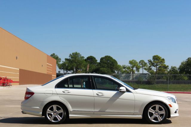 2010 Mercedes-Benz C-Class 2WD Crew Cab 143.5 LTZ