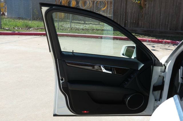 2010 Mercedes-Benz C-Class 2WD Crew Cab 143.5 LTZ