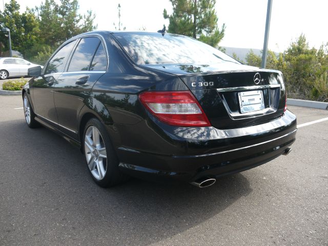 2011 Mercedes-Benz C-Class 2WD Crew Cab 143.5 LTZ