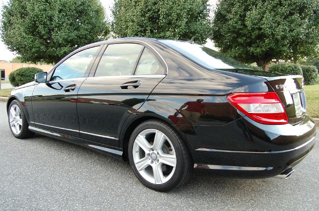 2011 Mercedes-Benz C-Class 2WD Crew Cab 143.5 LTZ