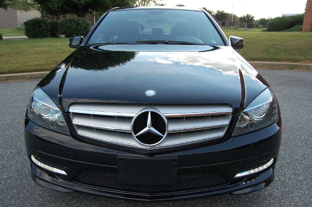 2011 Mercedes-Benz C-Class 2WD Crew Cab 143.5 LTZ