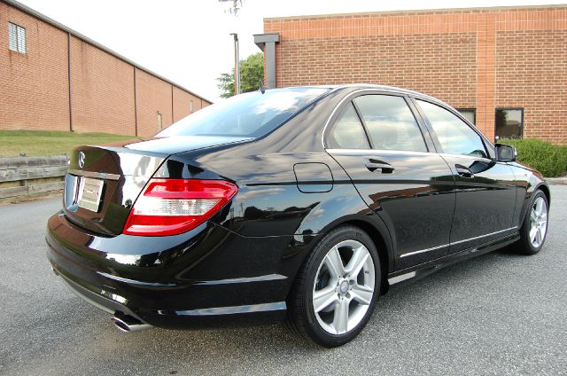 2011 Mercedes-Benz C-Class 2WD Crew Cab 143.5 LTZ