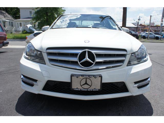 2012 Mercedes-Benz C-Class SWB