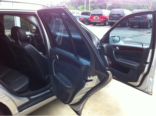 2003 Mercedes-Benz C-Class Wagon 3.2 TL - Extra Sharp